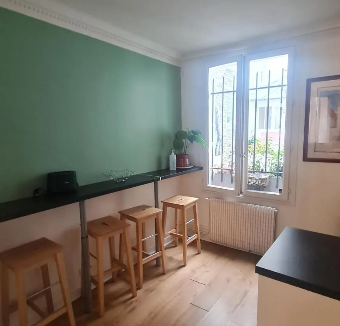 Homestay Superbe Maison Pres Du Sacre Coeur Paris France